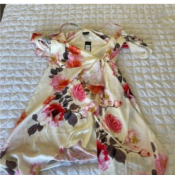 City Chic White floral bashful Asymmetrical Ruffled Sundress - Picture 5 of 11